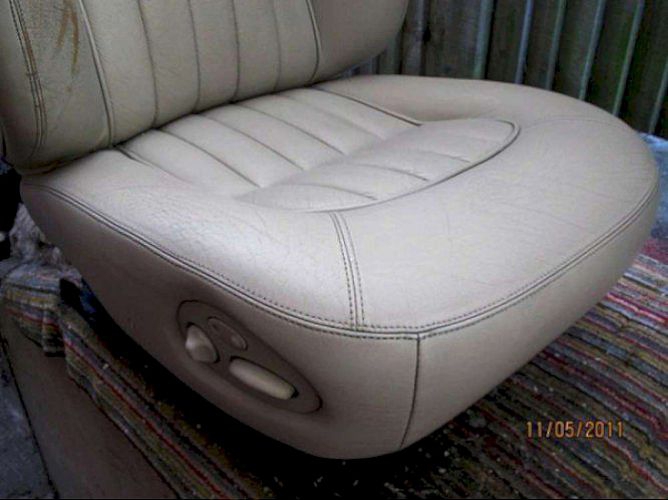 Jaguar XJ6; Front Seats; Swapping seats